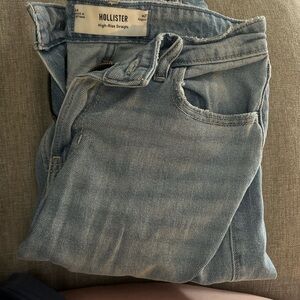 Hollister High-Rise Straight Jeans - Light Blue